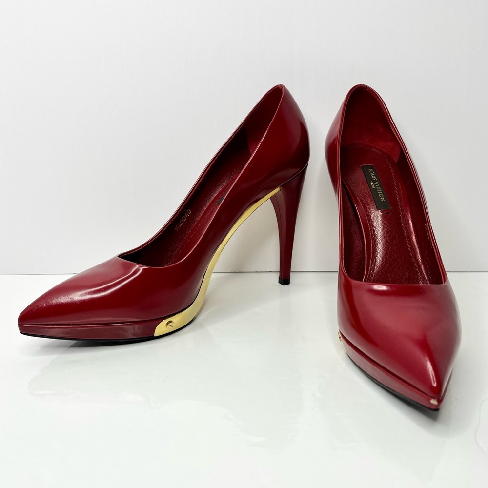 Authentic Louis Vuitton ‘Eyeline’ Pointed Leather Pumps